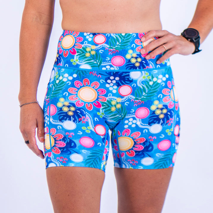 Gathering by Mirii Seamless Mid-Thigh Run Shorts