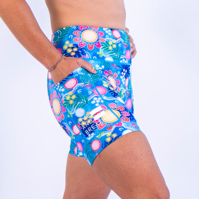 Gathering by Mirii Seamless Mid-Thigh Run Shorts